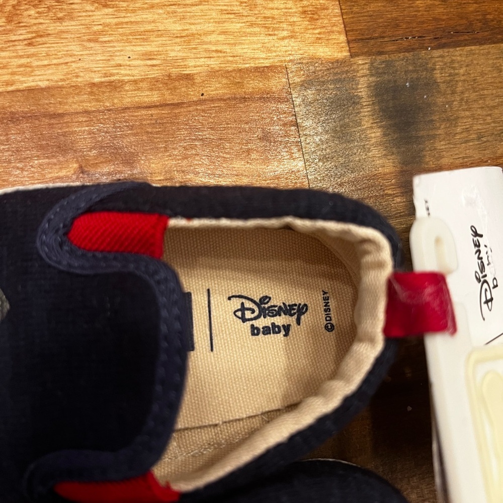 Disney Navy and Red Dalmatian Baby Slippers 6-12 mo - Picture 5 of 7